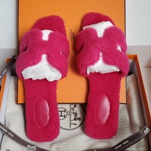 Hermes pink teddy oran sandal 38.5